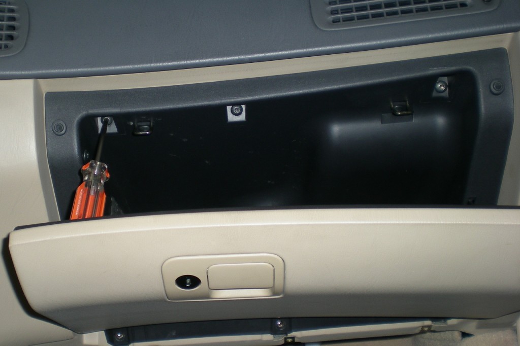 Glove compartment upper mounting screws